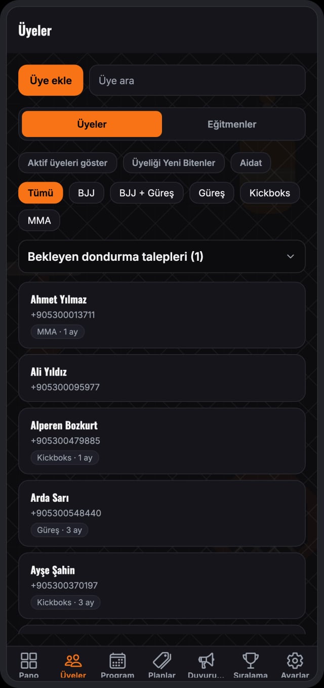 Uygulamanın üyeler ekranı: branşa göre süzülmüş üye listesi, telefon ve üyelik süresi etiketleri, bekleyen dondurma talepleri.